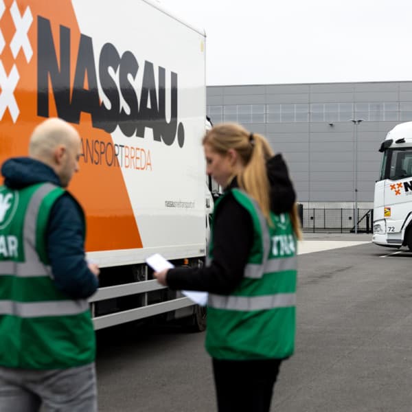 Nassau Sneltransport en THAR sluiten de handen ineen en leveren een succesvol eindproduct dat past binnen de SLIM-subsidie. voorbeeld afbeelding